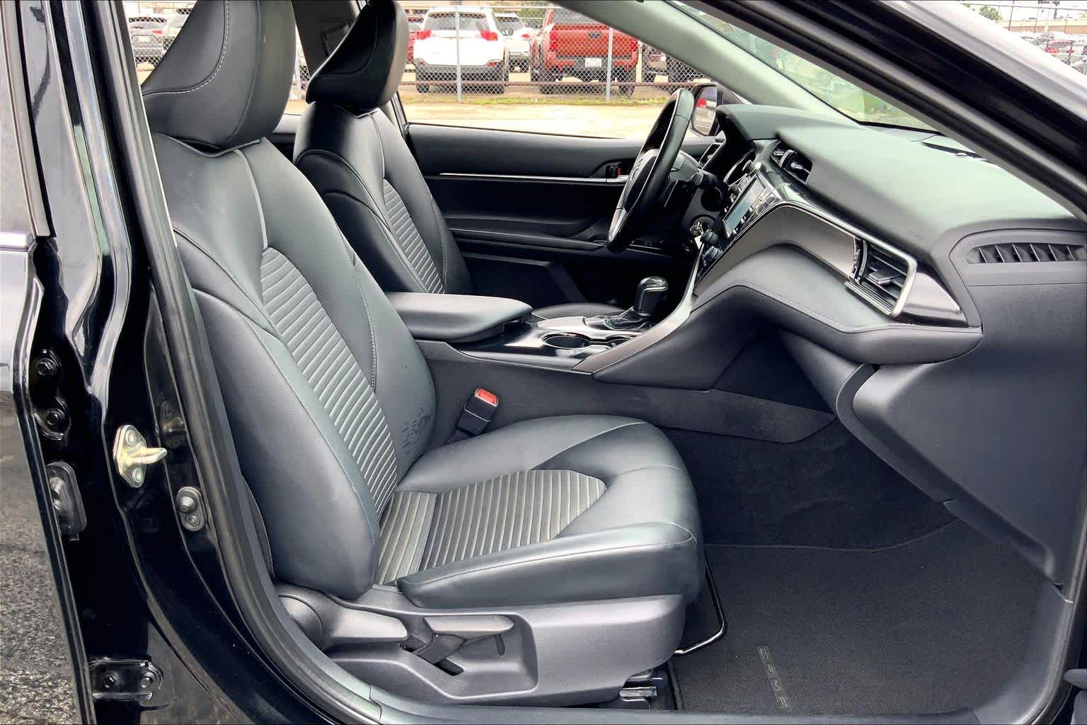 2019 Toyota Camry SE - 8