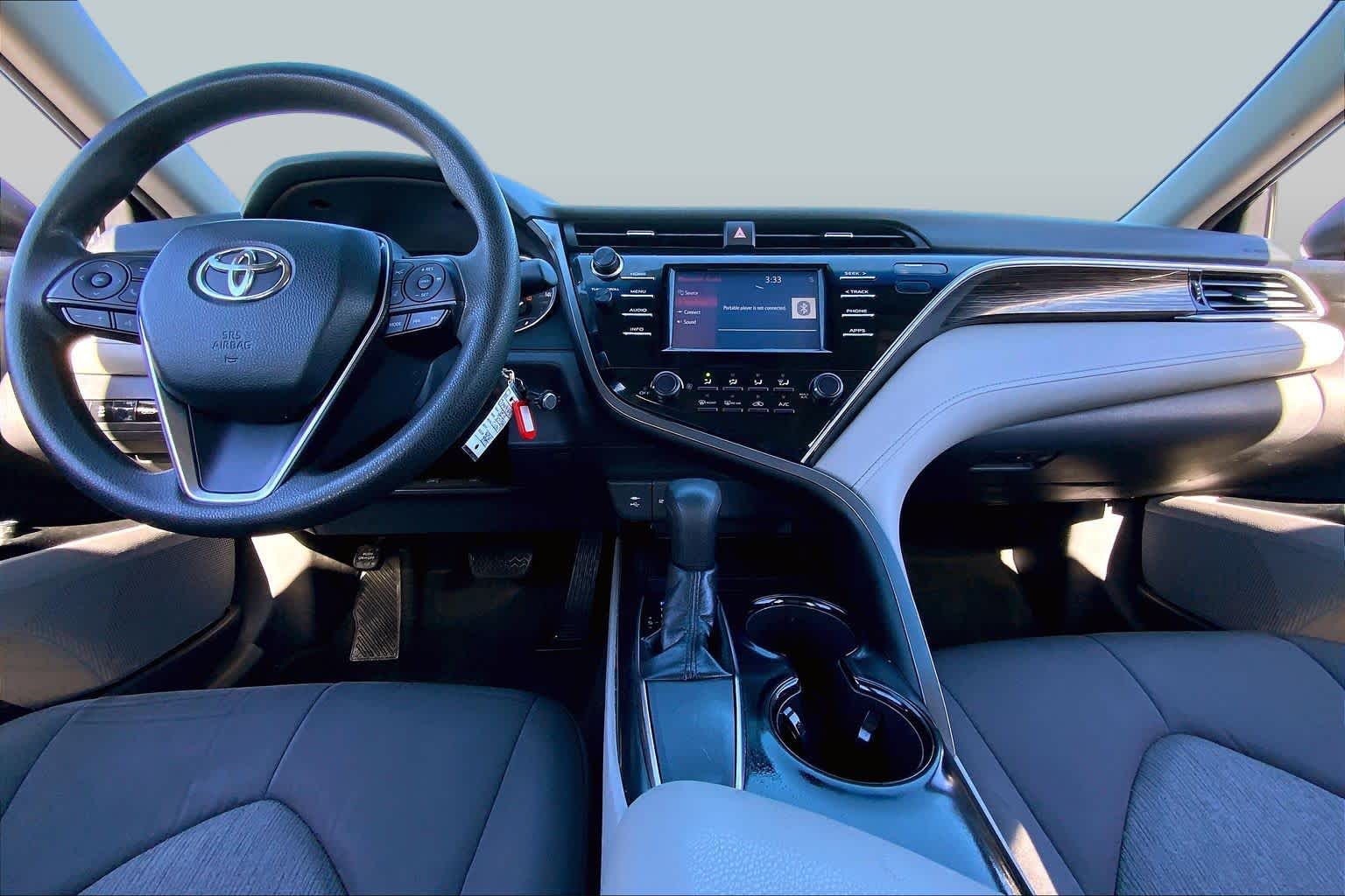 2018 Toyota Camry photo 15 of 36