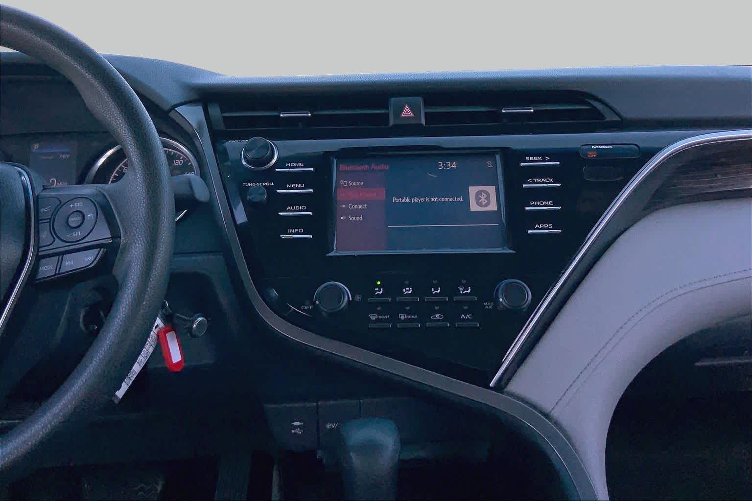 2018 Toyota Camry photo 7 of 36