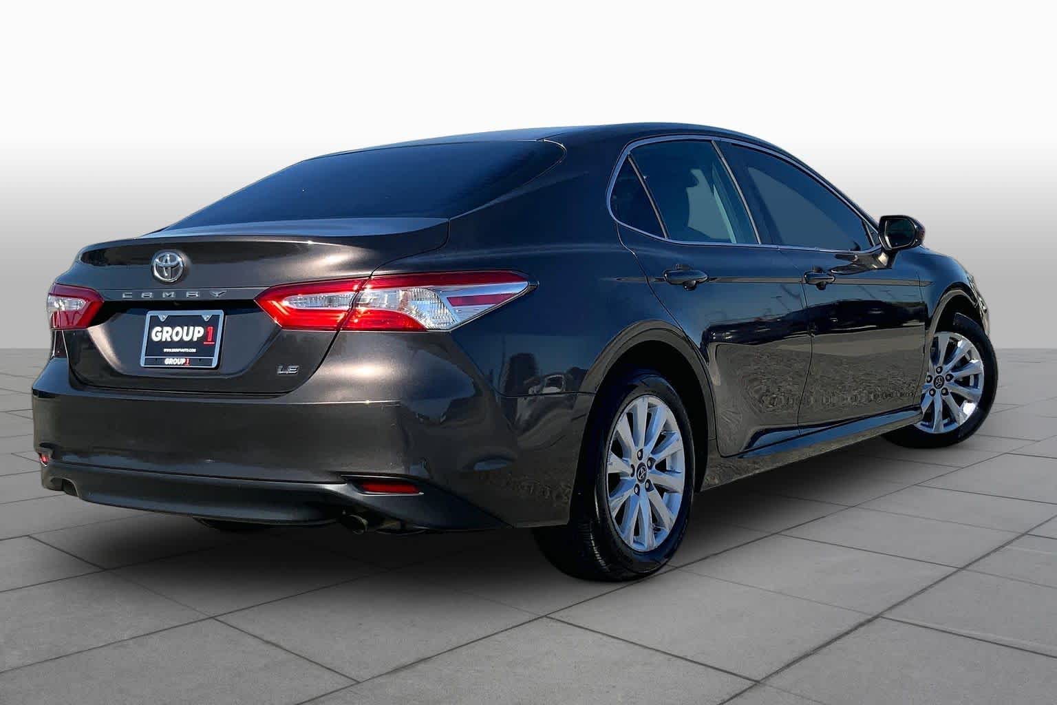 2018 Toyota Camry photo 13 of 36