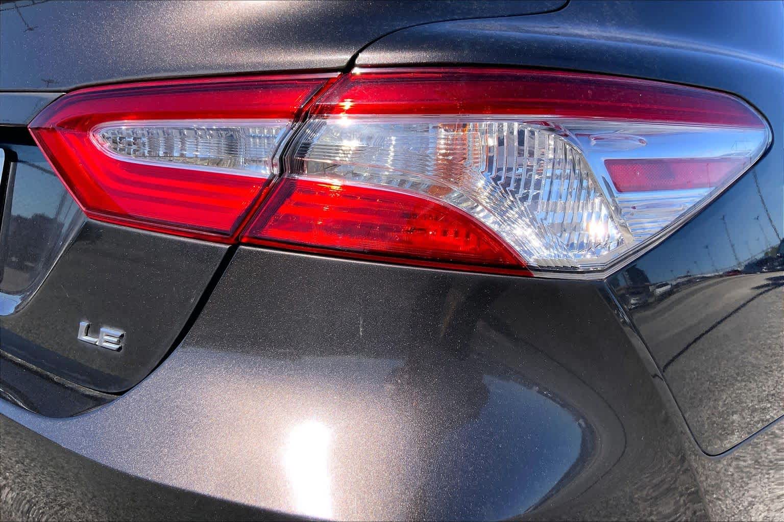 2018 Toyota Camry photo 10 of 36