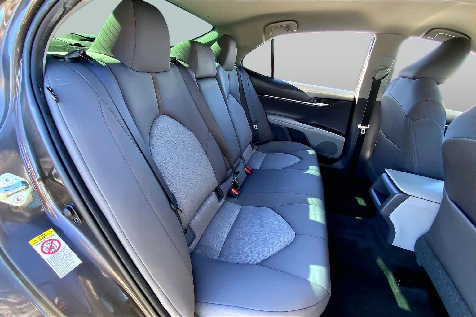 2018 Toyota Camry photo 19 of 36