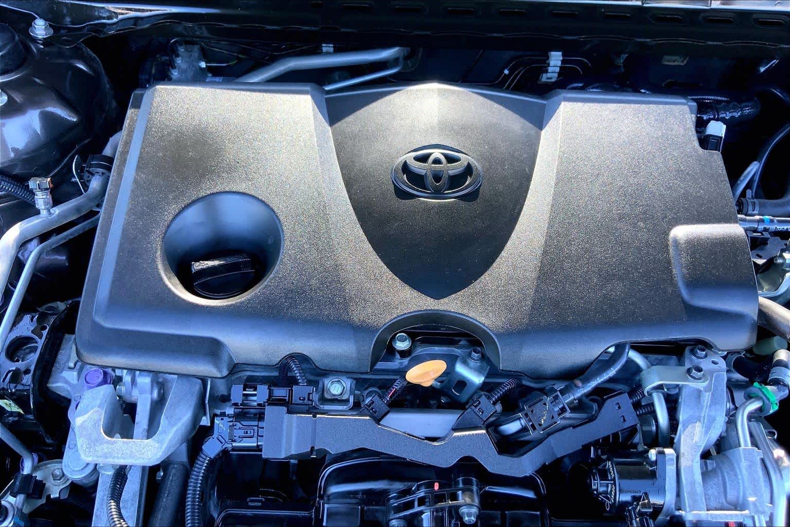 2018 Toyota Camry photo 32 of 36