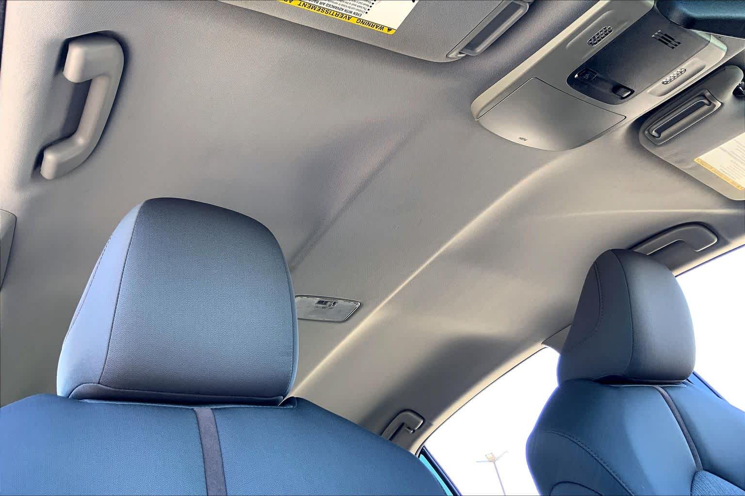 2018 Toyota Camry photo 14 of 36