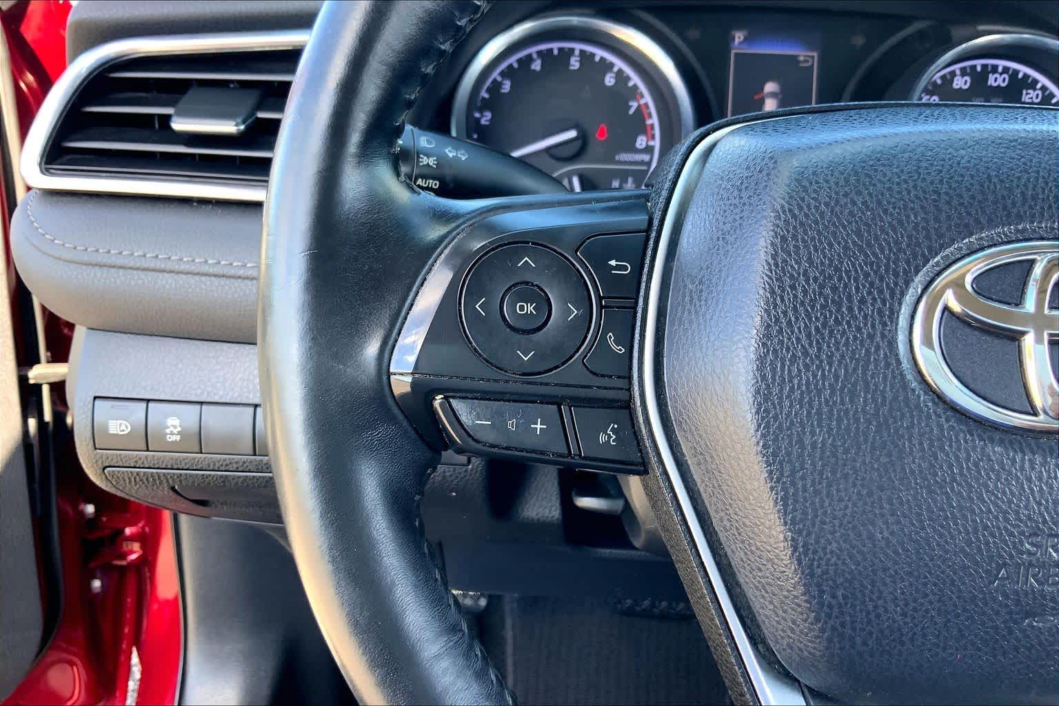 2018 Toyota Camry photo 23 of 36