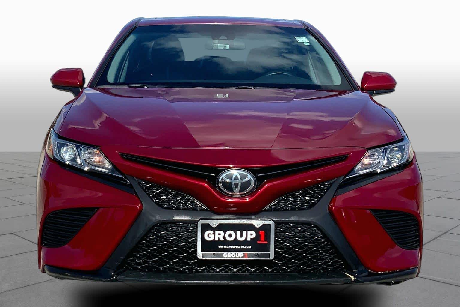 2018 Toyota Camry photo 4 of 36