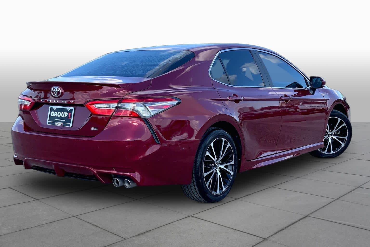 2018 Toyota Camry photo 13 of 36