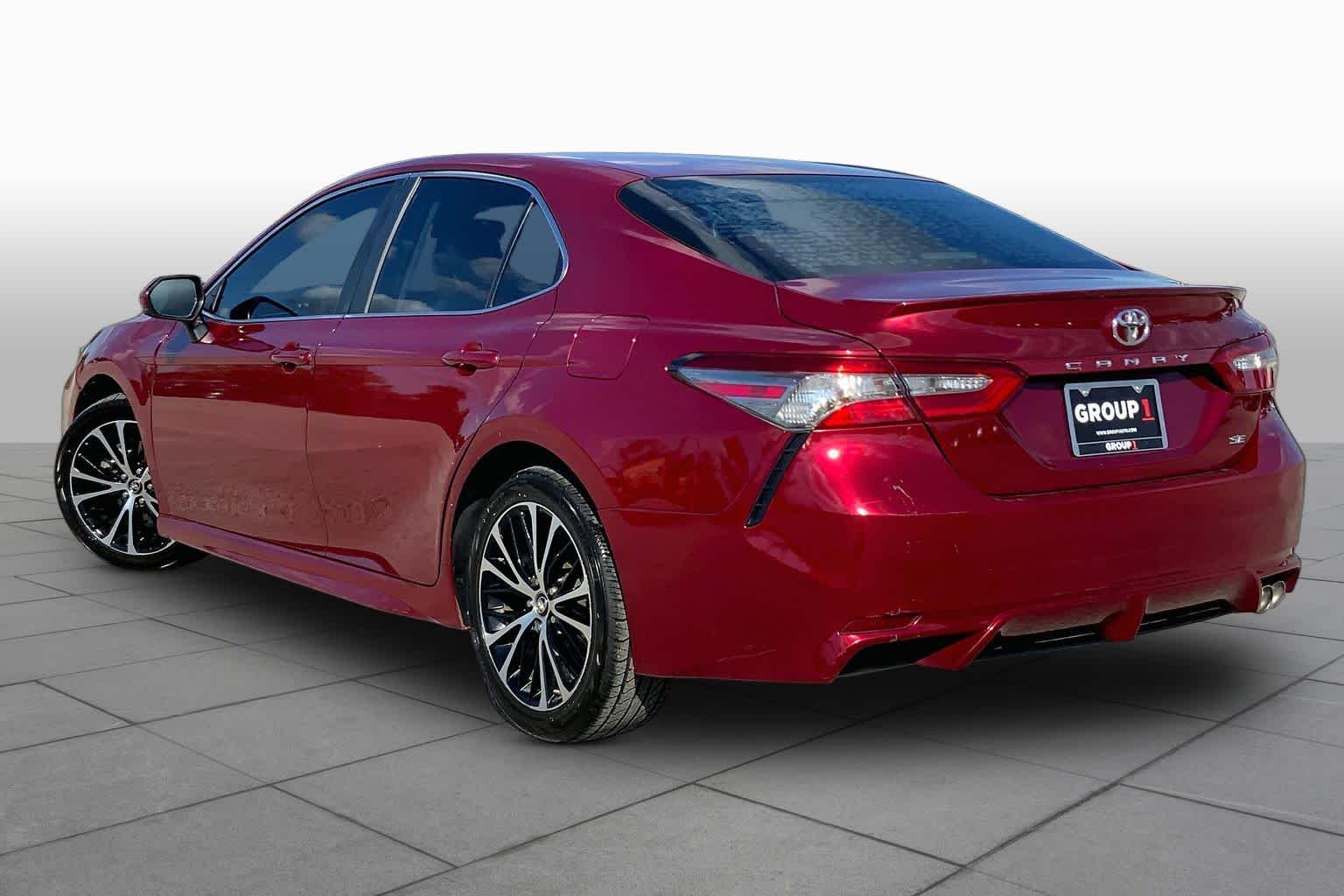 2018 Toyota Camry photo 12 of 36