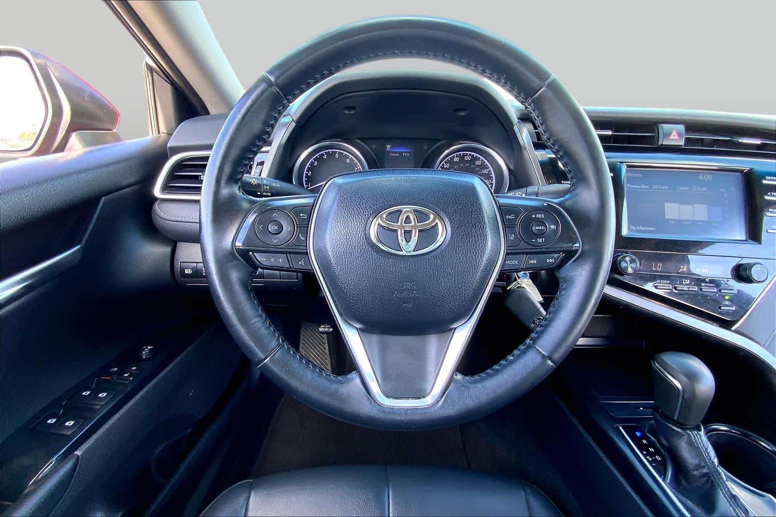 2018 Toyota Camry photo 6 of 36