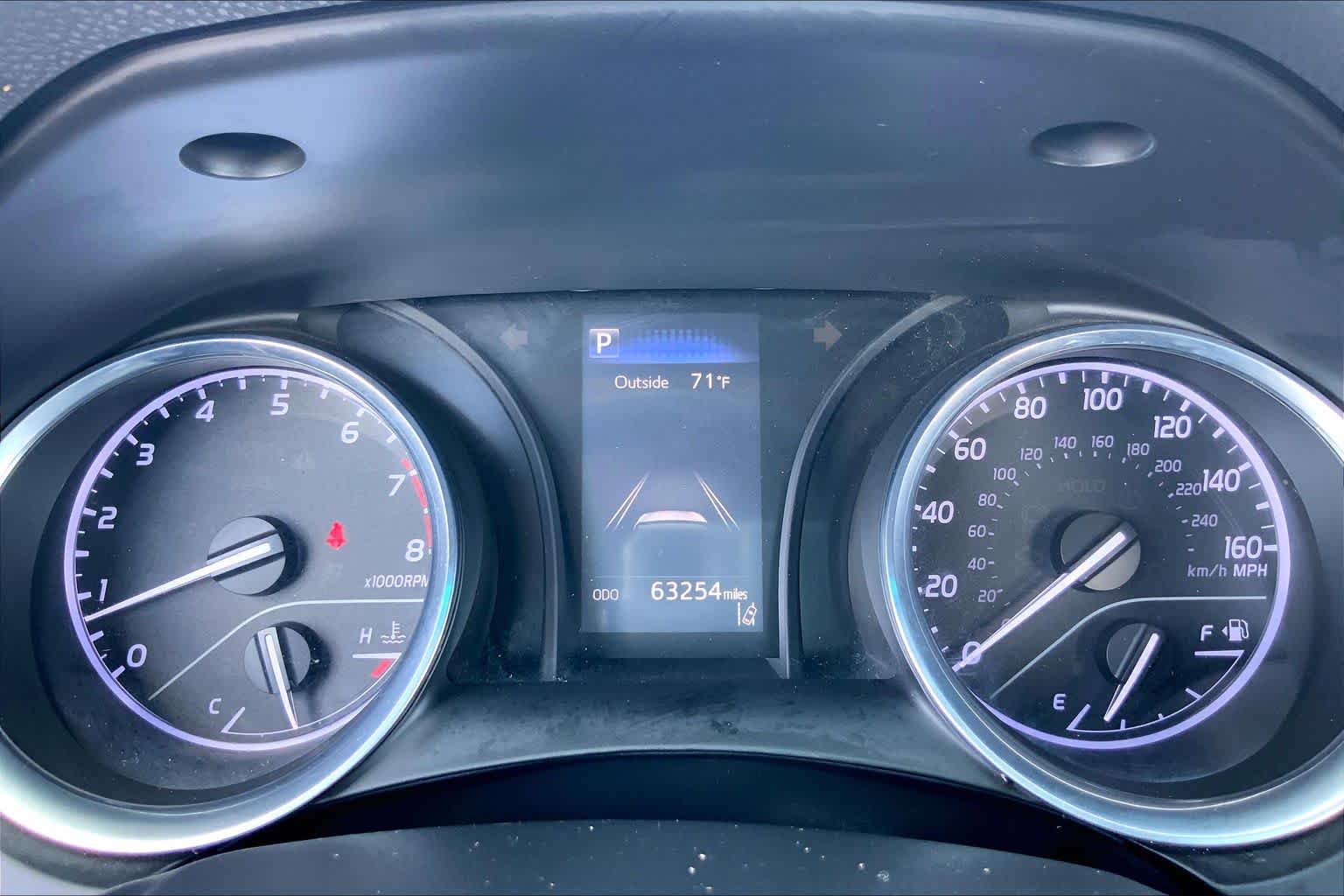 2018 Toyota Camry photo 25 of 36