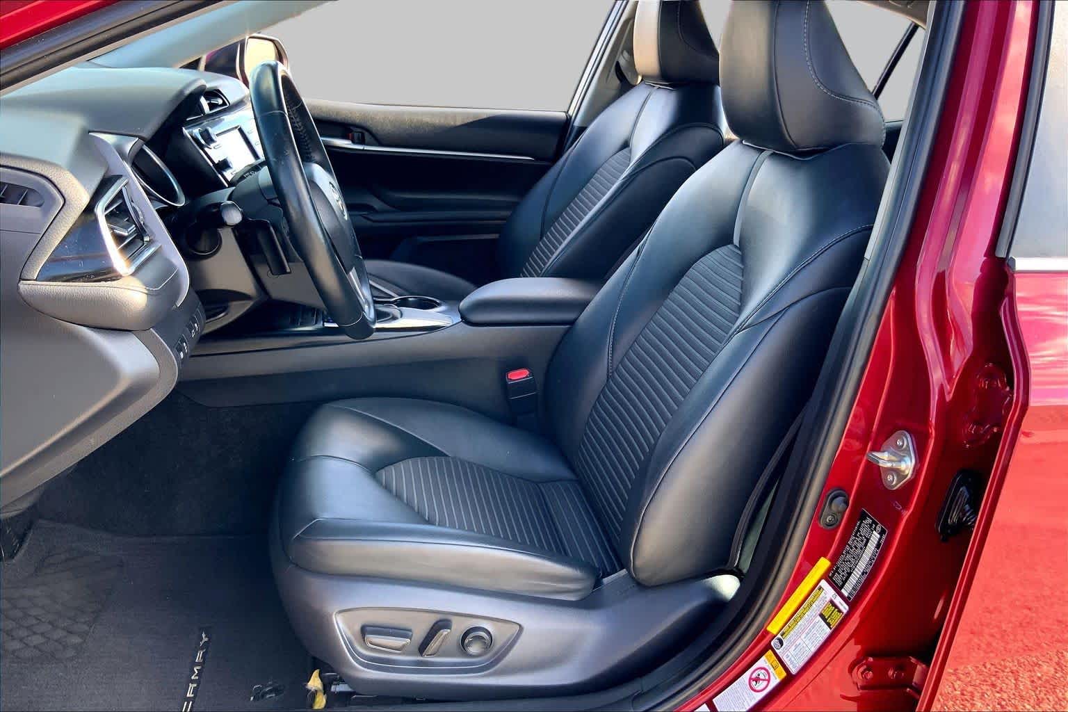 2018 Toyota Camry photo 8 of 36