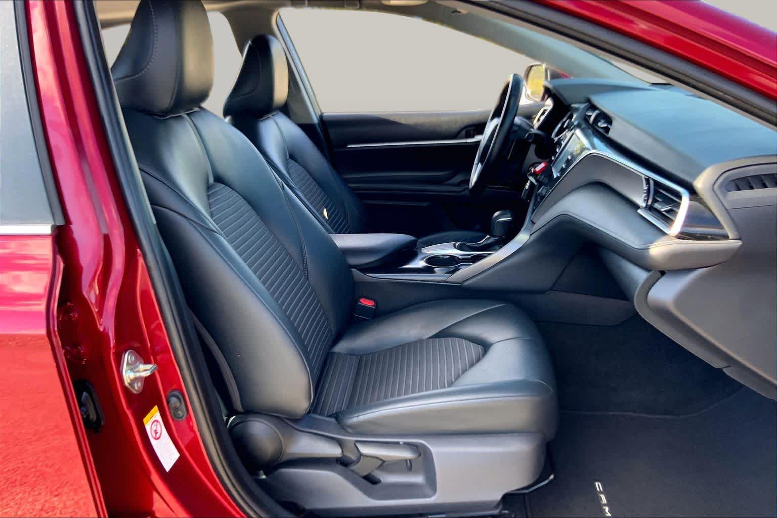 2018 Toyota Camry photo 9 of 36