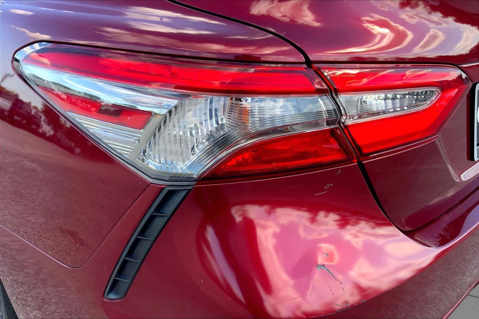 2018 Toyota Camry photo 28 of 36