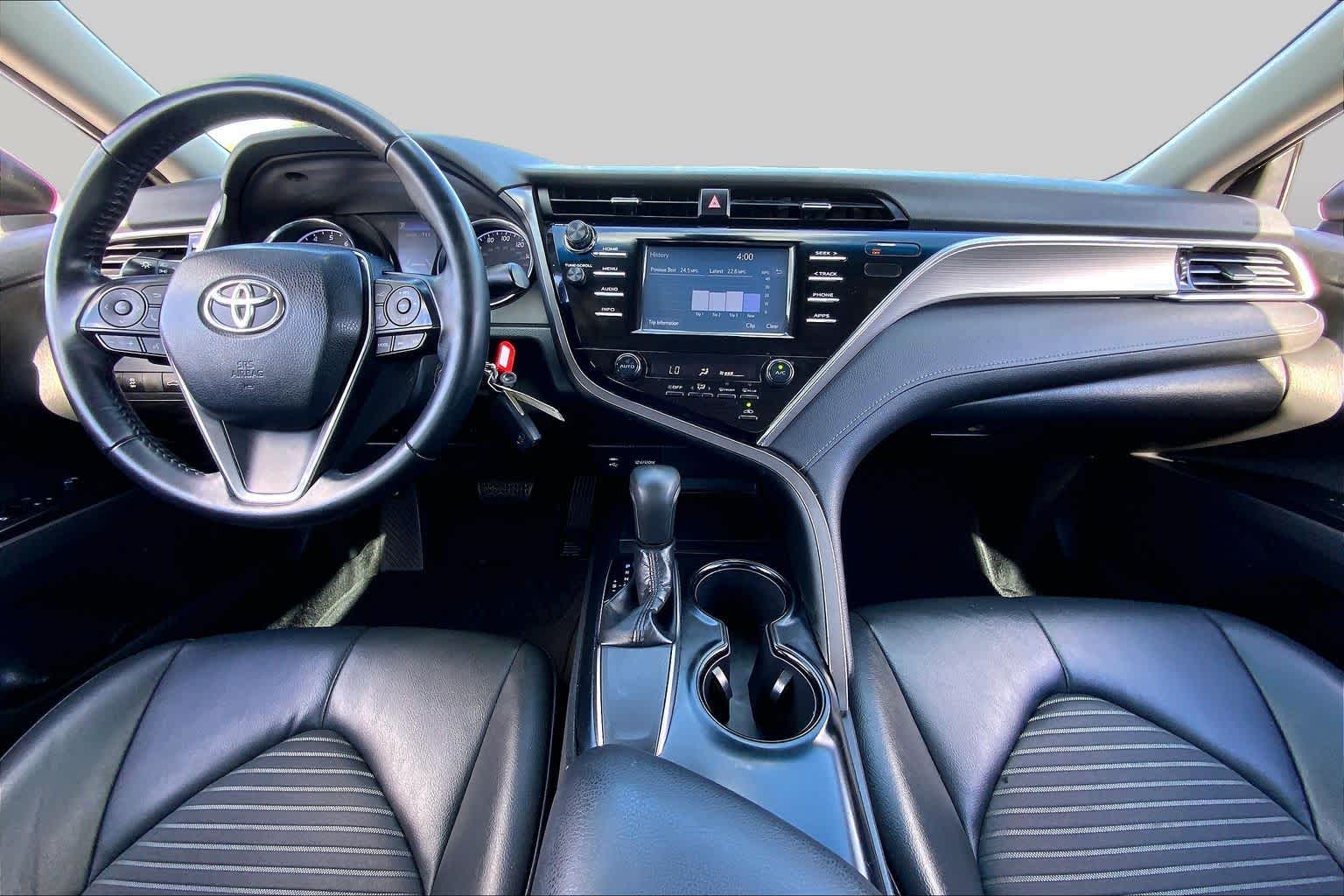 2018 Toyota Camry photo 15 of 36