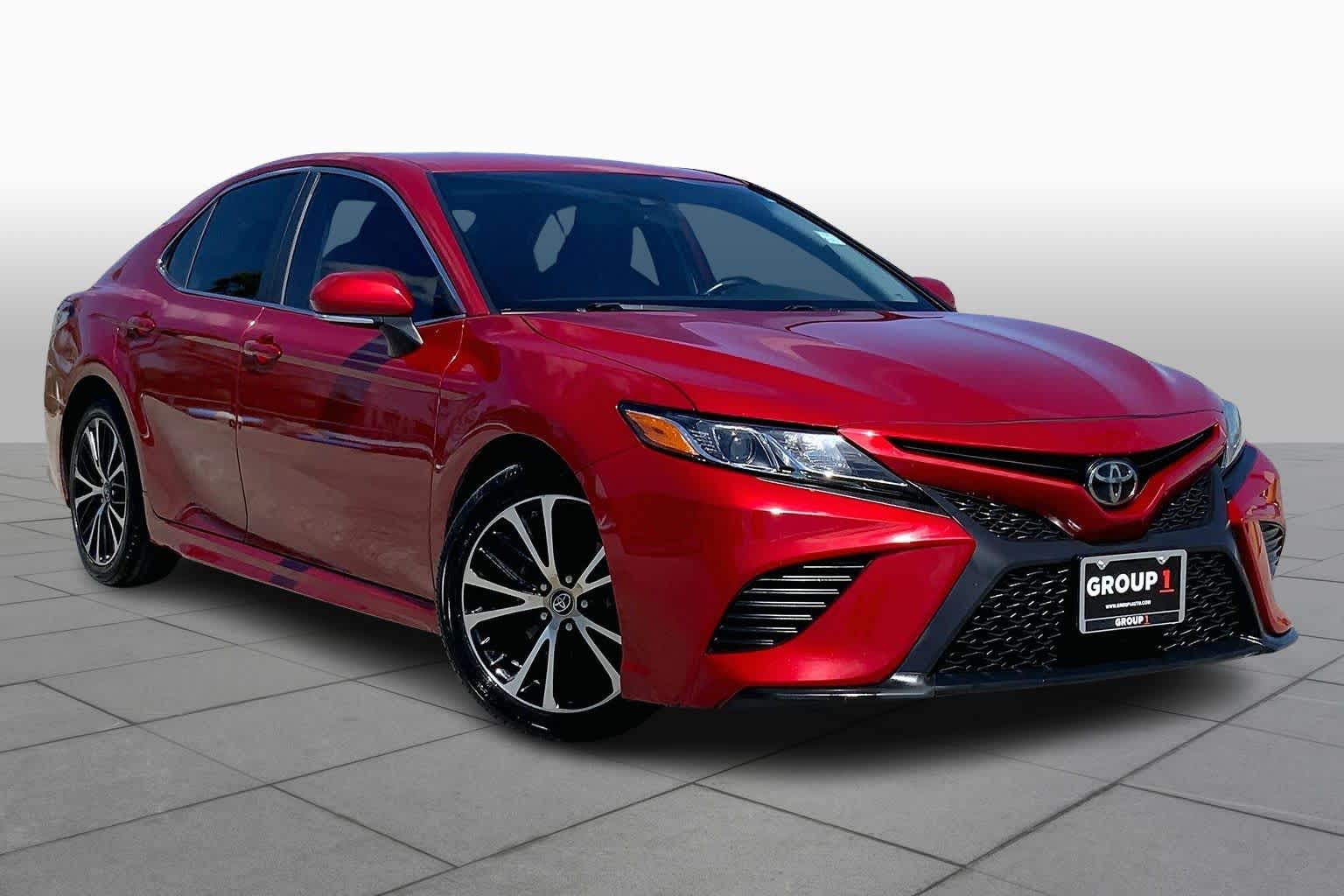 2019 Toyota Camry photo 3 of 35