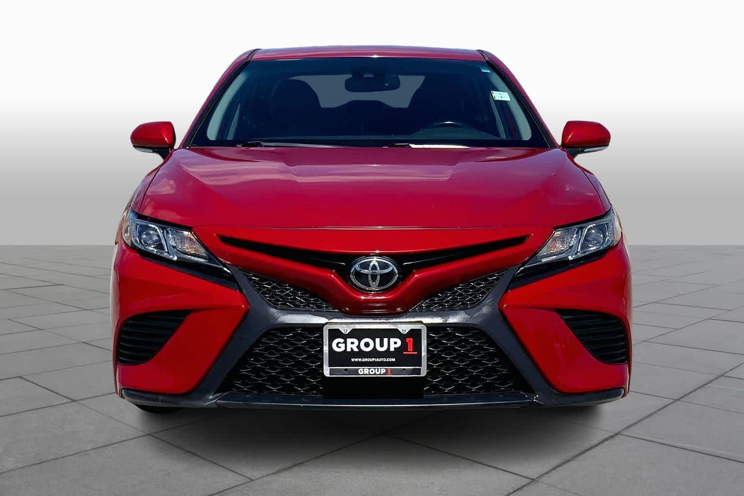 2019 Toyota Camry photo 4 of 35