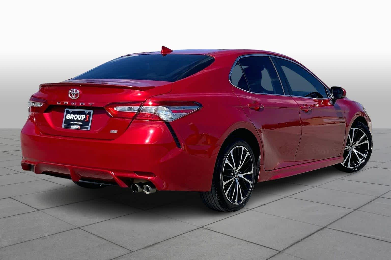 2019 Toyota Camry photo 13 of 35