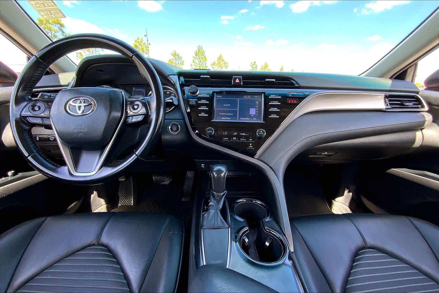2019 Toyota Camry photo 15 of 35