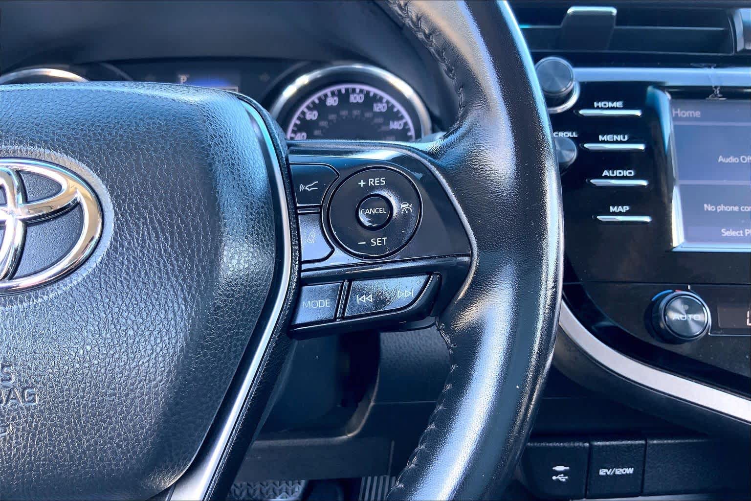 2019 Toyota Camry photo 24 of 35