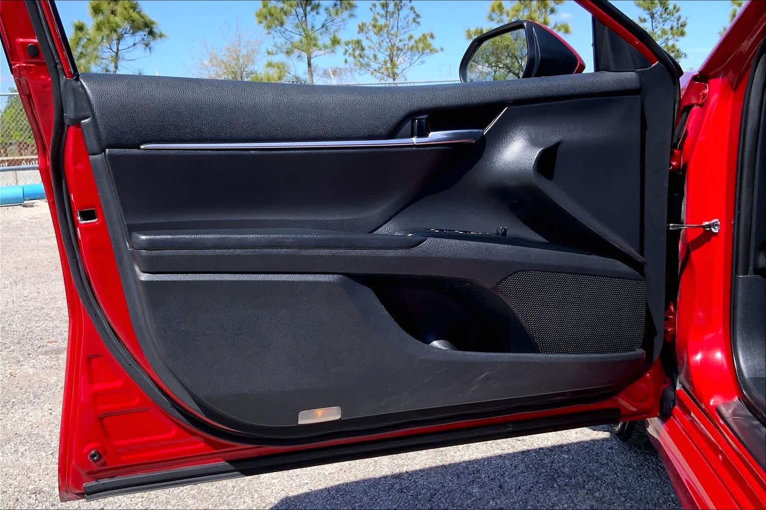 2019 Toyota Camry photo 21 of 35