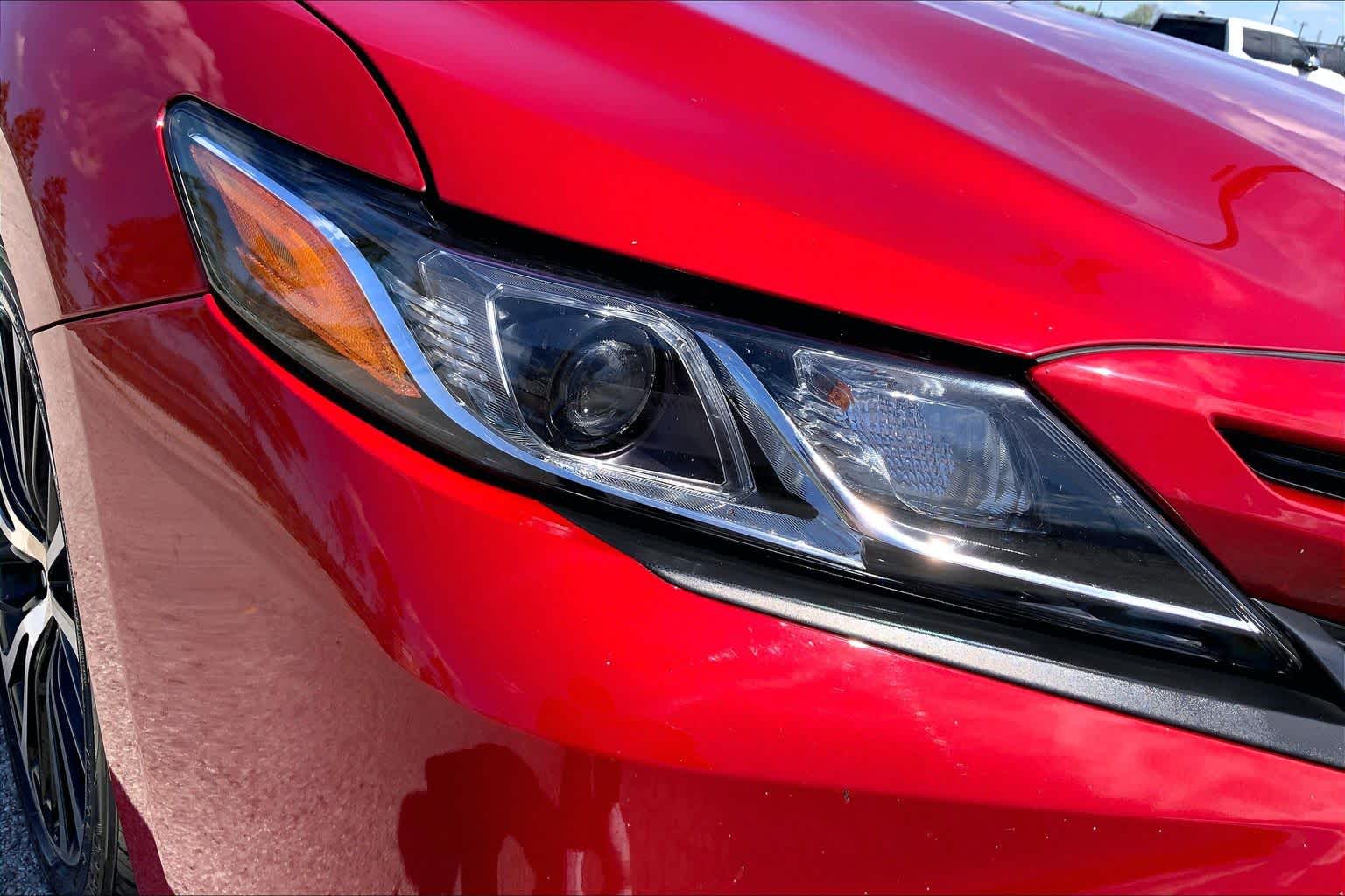 2019 Toyota Camry photo 26 of 35