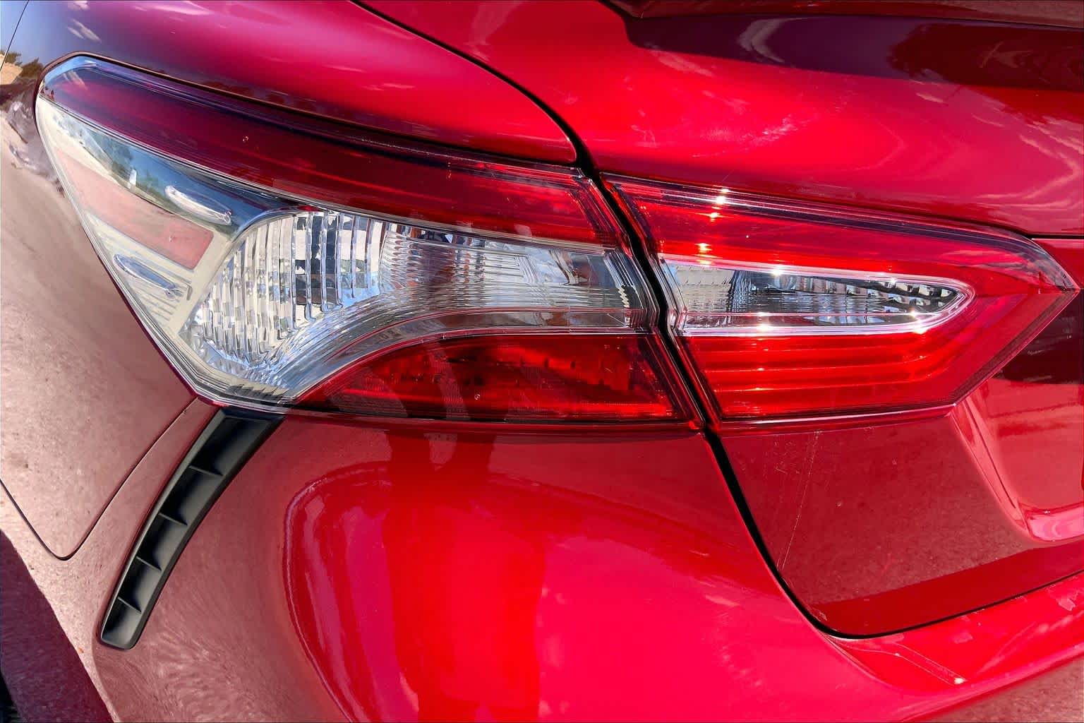 2019 Toyota Camry photo 27 of 35