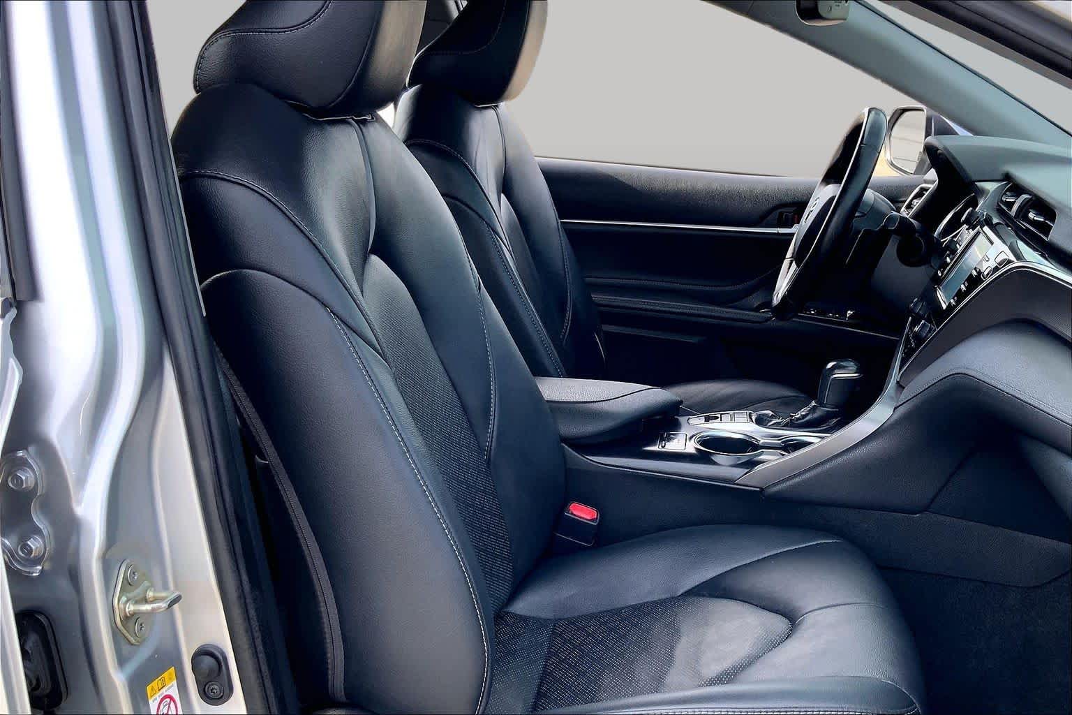 2018 Toyota Camry photo 9 of 34