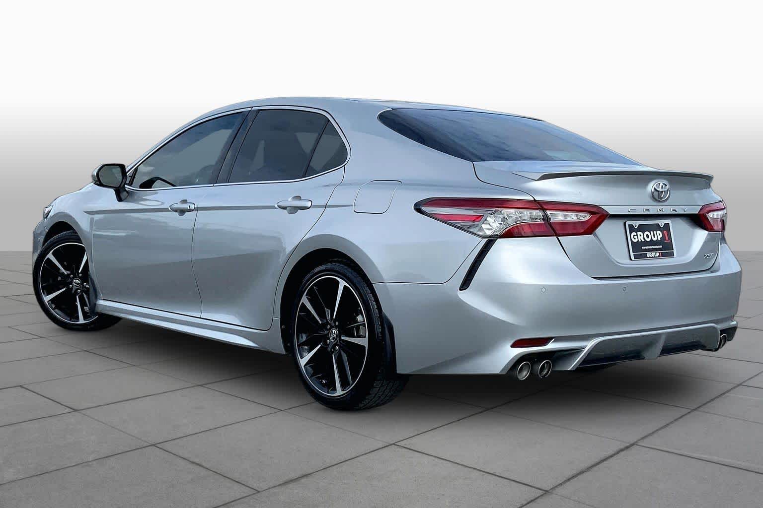 2018 Toyota Camry photo 12 of 34