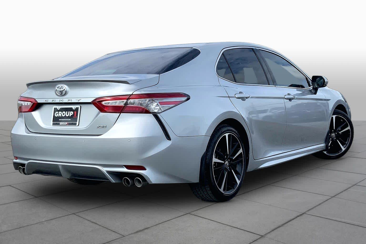 2018 Toyota Camry photo 13 of 34