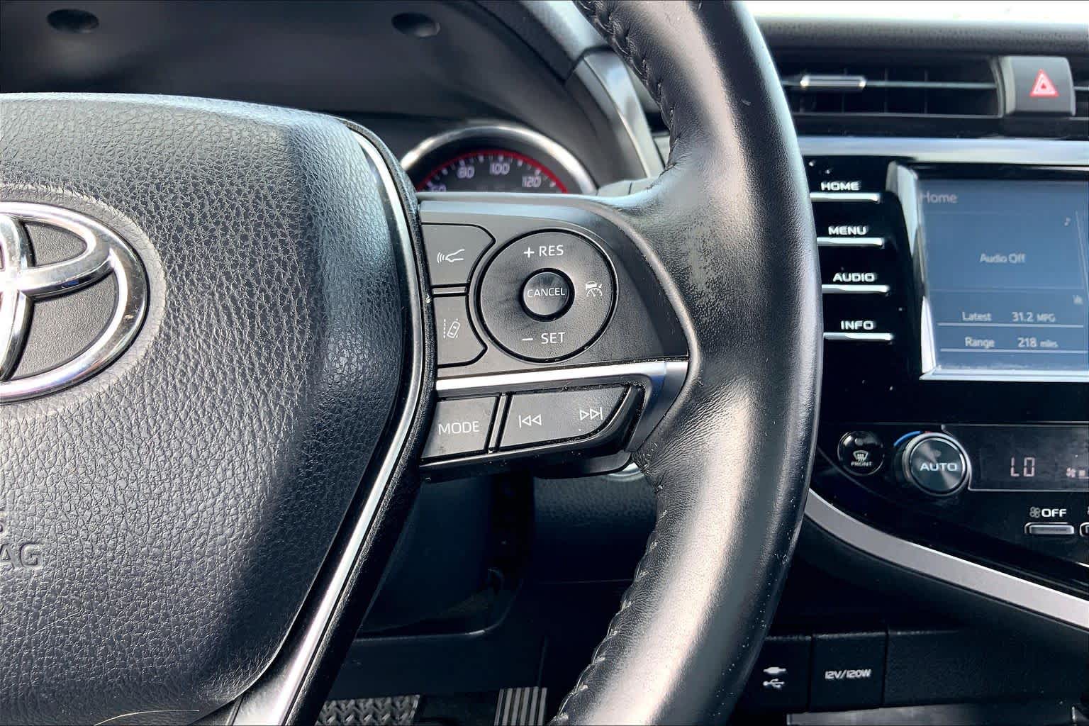 2018 Toyota Camry photo 24 of 34