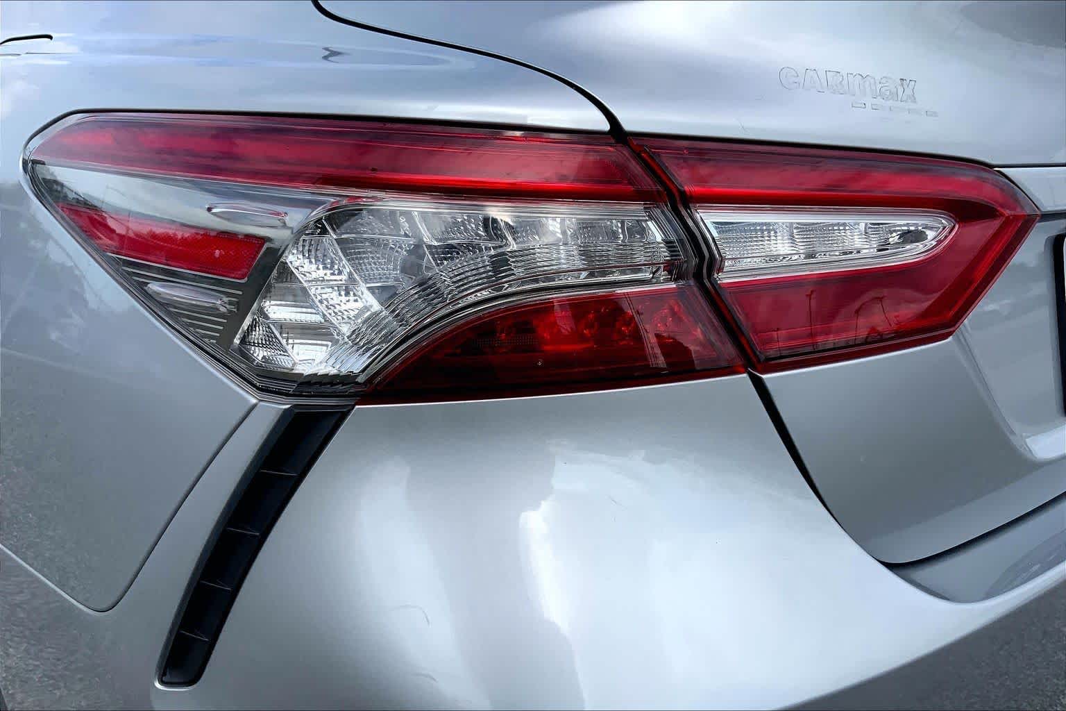 2018 Toyota Camry photo 28 of 34