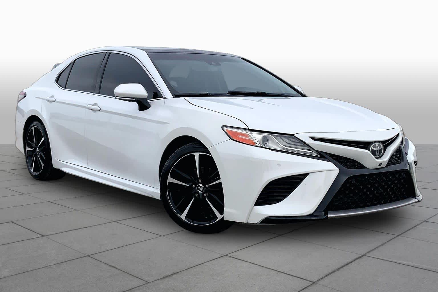2018 Toyota Camry XSE Wind Chill Pearl at Beck & Masten Kia