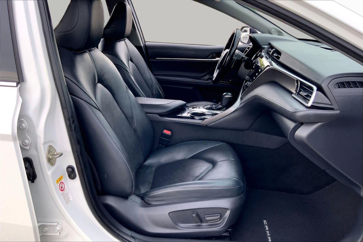 2018 Toyota Camry XSE Wind Chill Pearl at Beck & Masten Kia