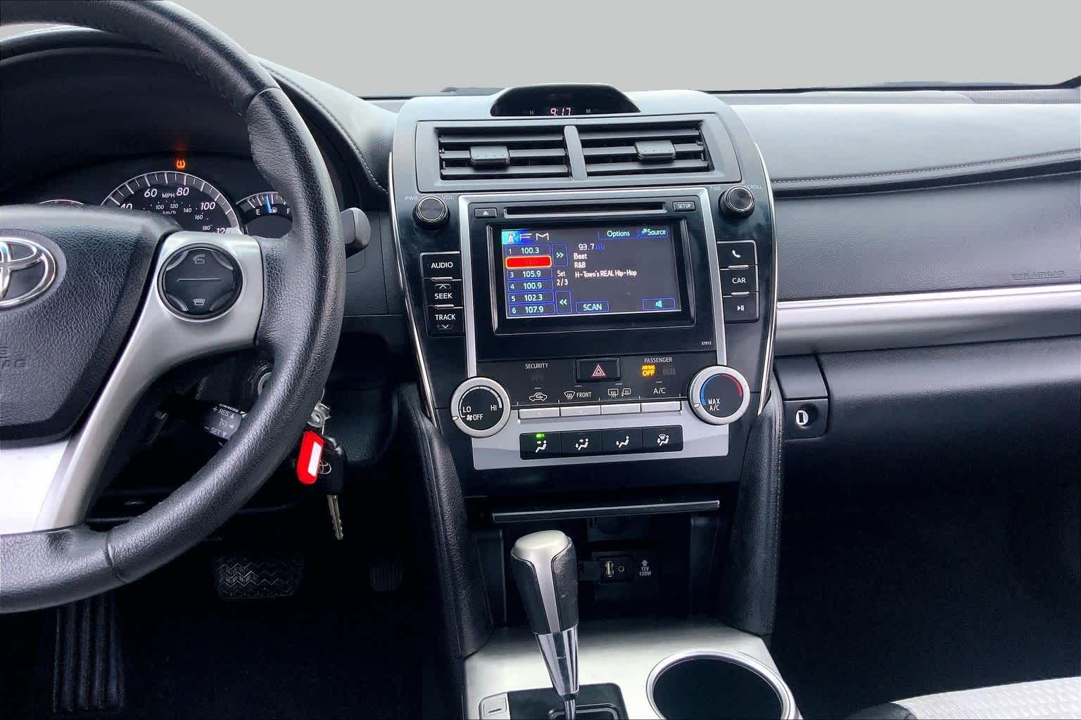 2012 Toyota Camry photo 7 of 35