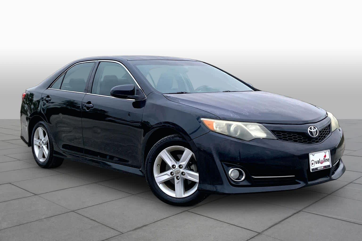 2012 Toyota Camry photo 3 of 35