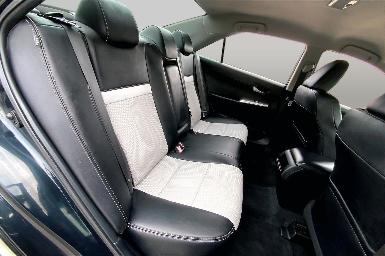 2012 Toyota Camry photo 19 of 35