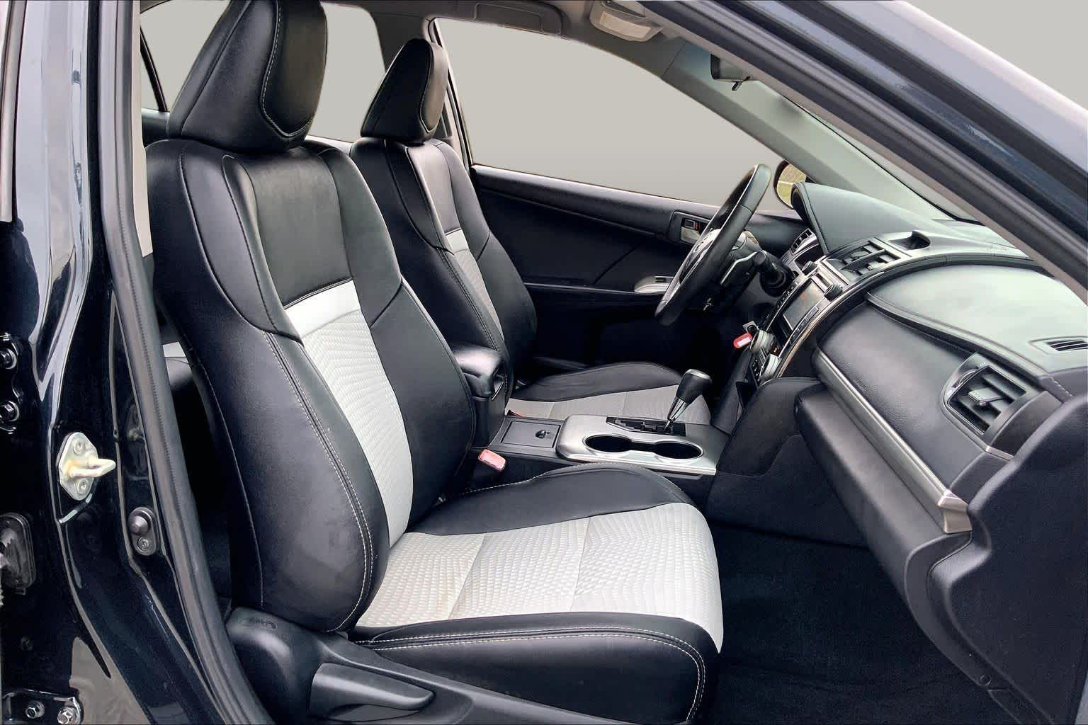 2012 Toyota Camry photo 9 of 35