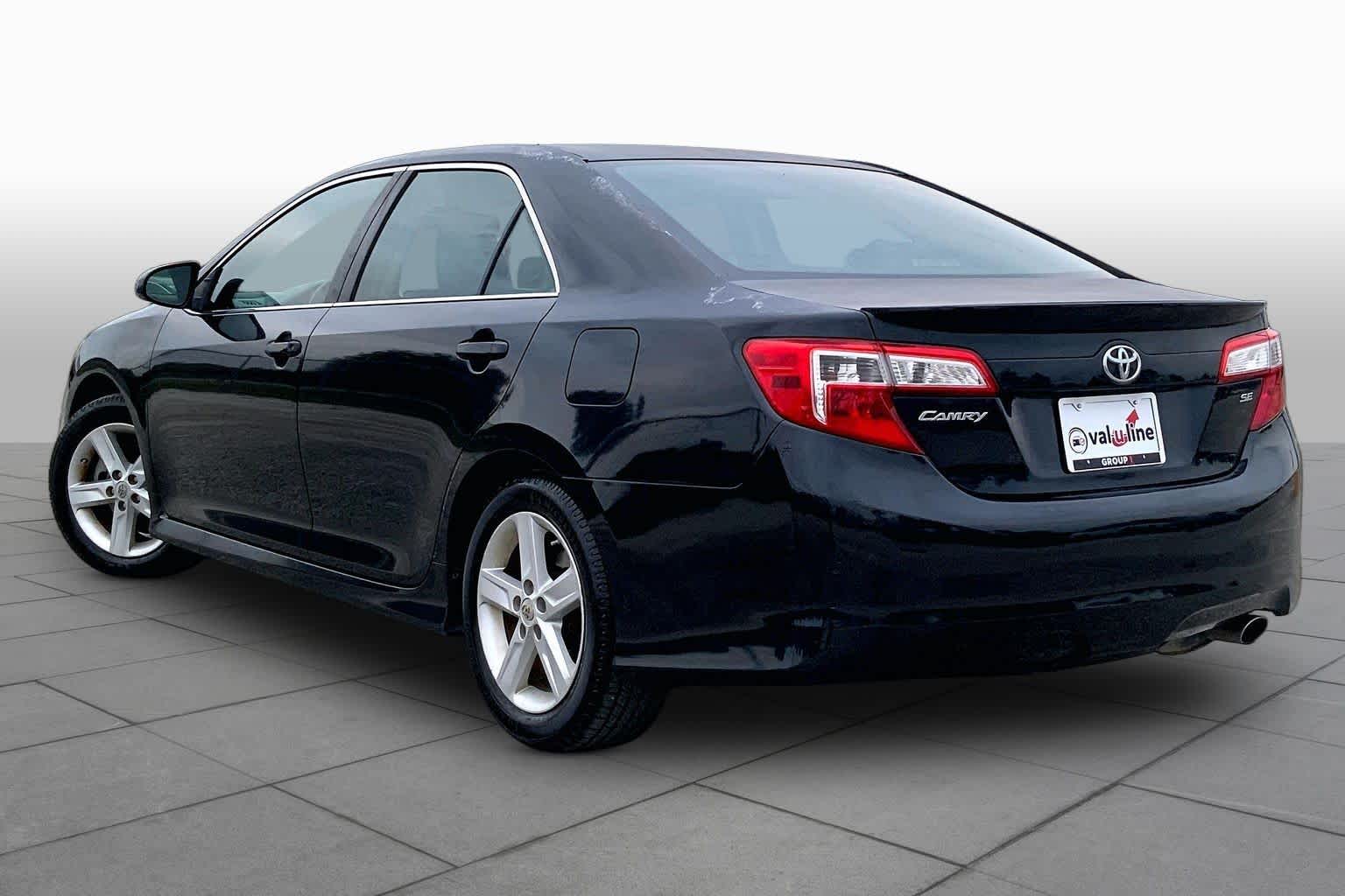 2012 Toyota Camry photo 12 of 35
