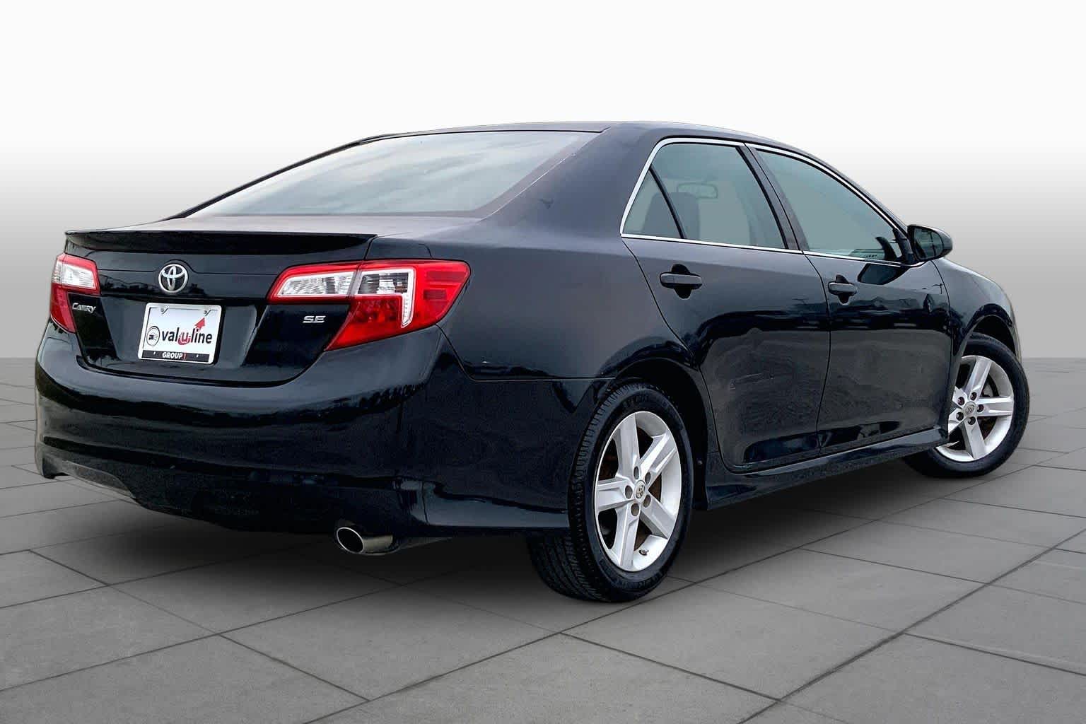 2012 Toyota Camry photo 13 of 35