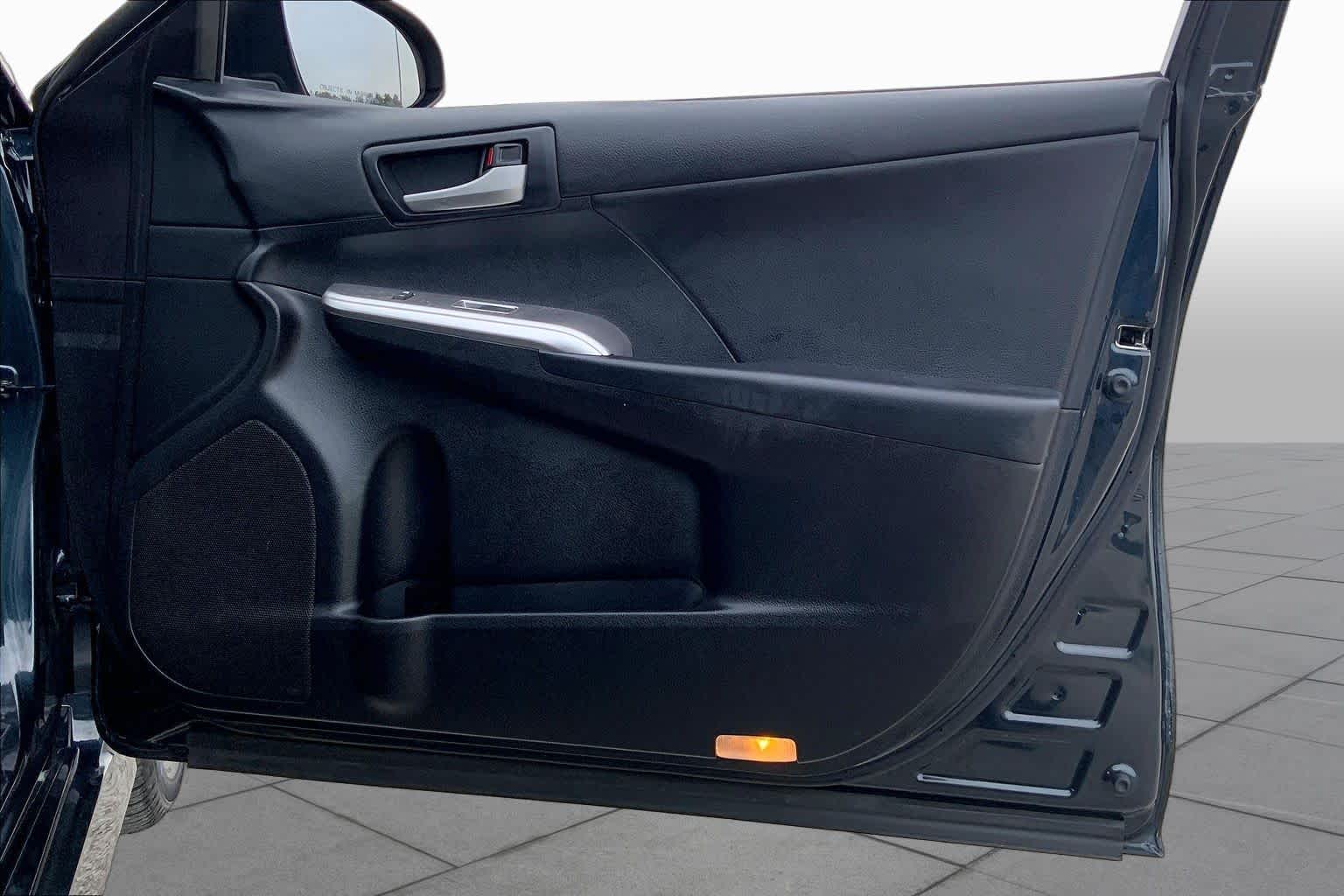 2012 Toyota Camry photo 22 of 35
