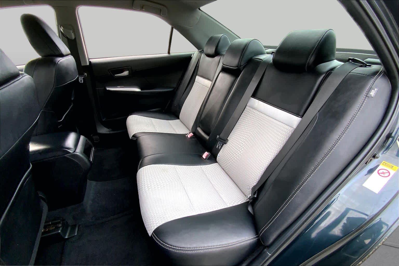 2012 Toyota Camry photo 20 of 35