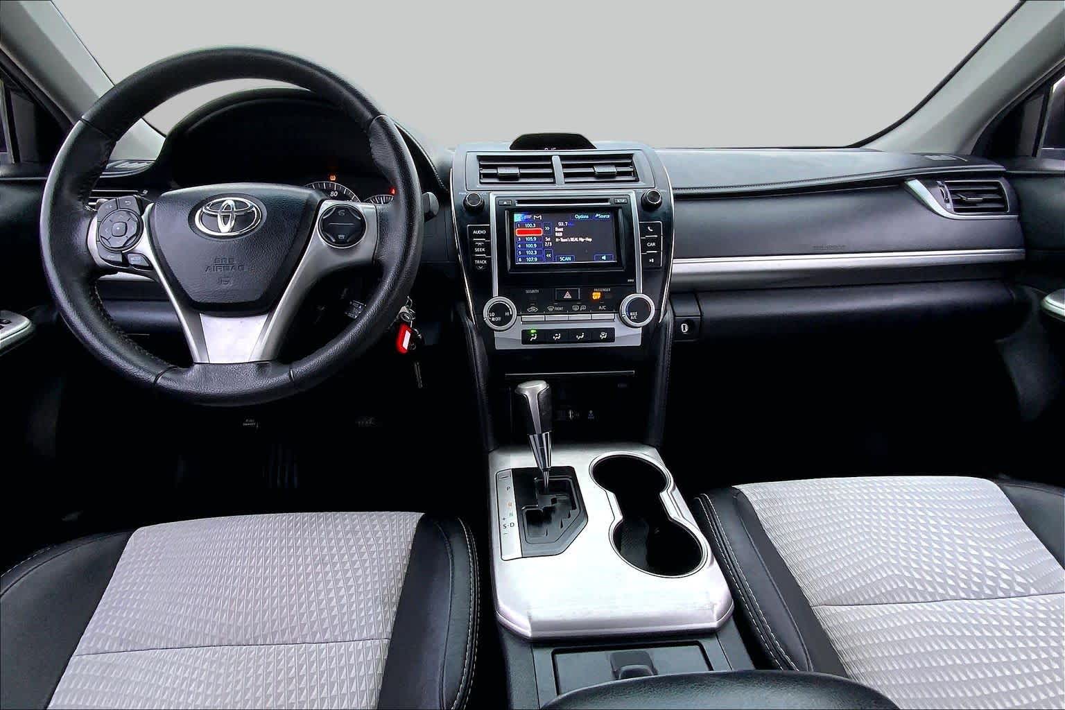 2012 Toyota Camry photo 15 of 35