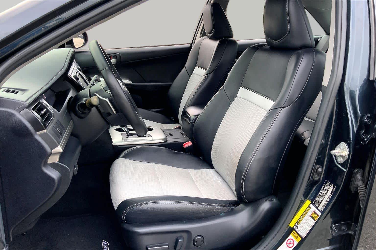2012 Toyota Camry photo 8 of 35