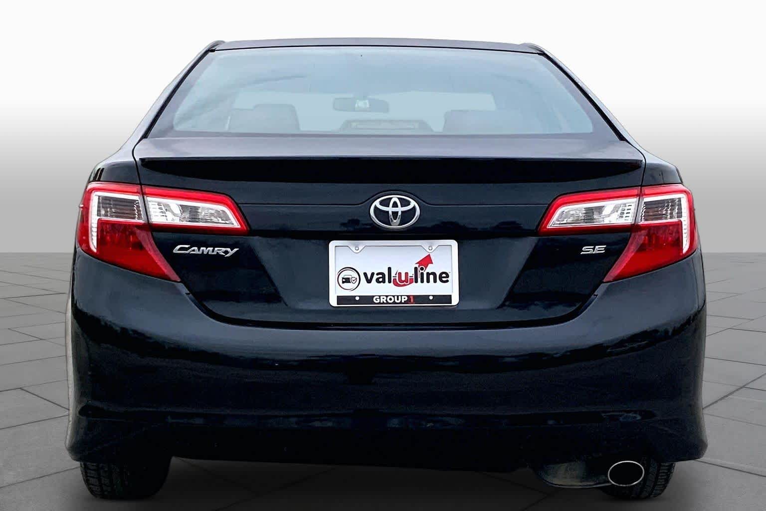 2012 Toyota Camry photo 5 of 35