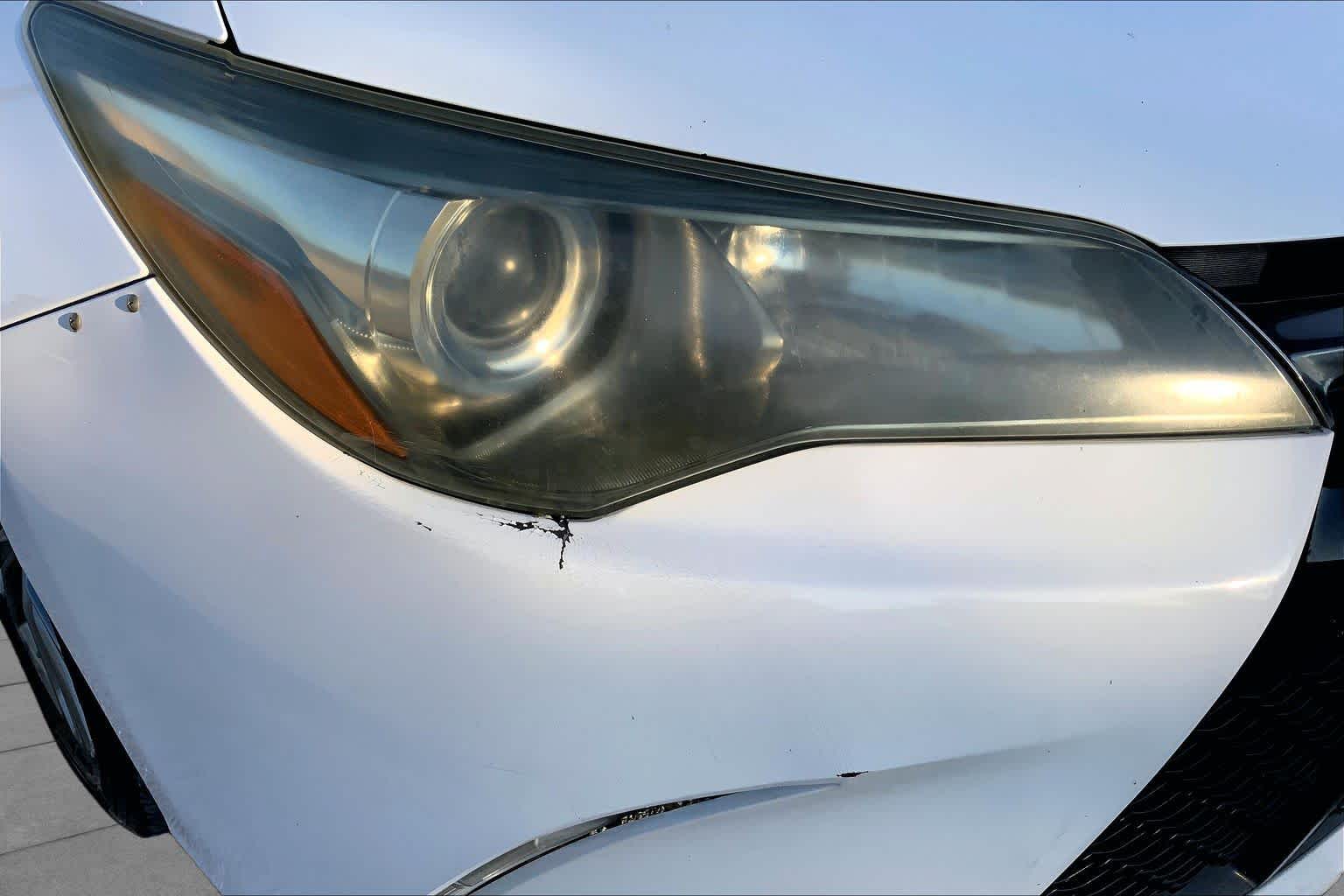 2016 Toyota Camry photo 27 of 36