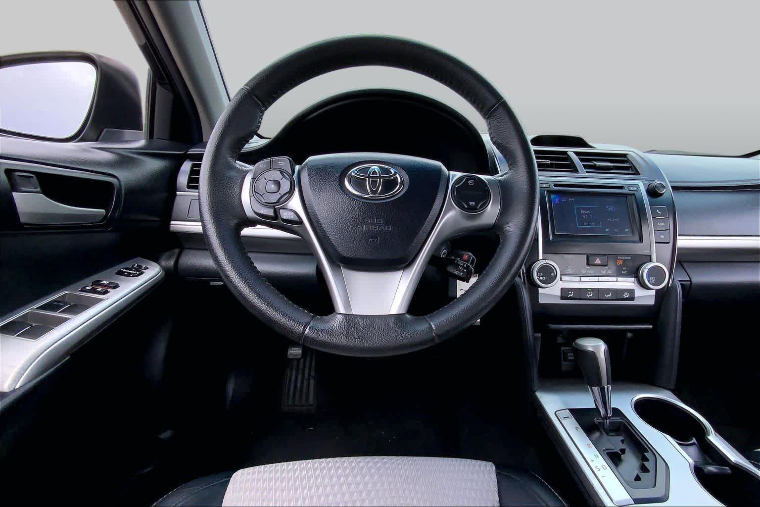 2012 Toyota Camry photo 6 of 34