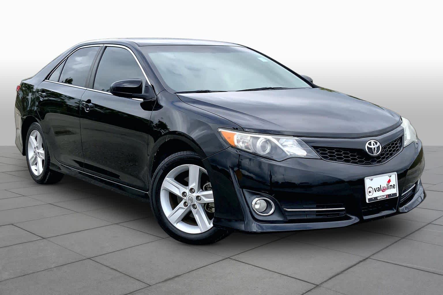 2012 Toyota Camry photo 3 of 34