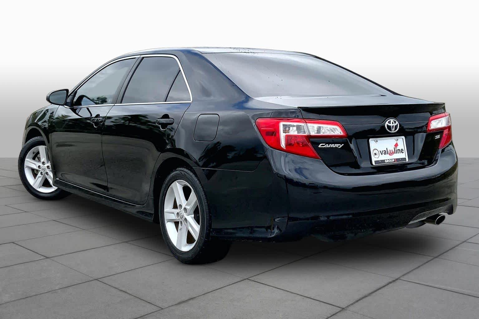 2012 Toyota Camry photo 12 of 34
