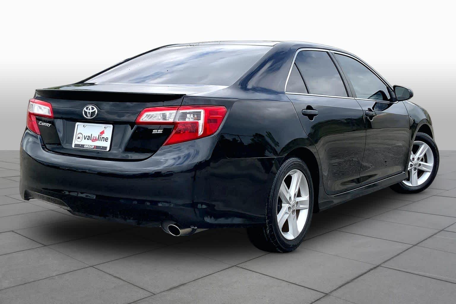 2012 Toyota Camry photo 13 of 34