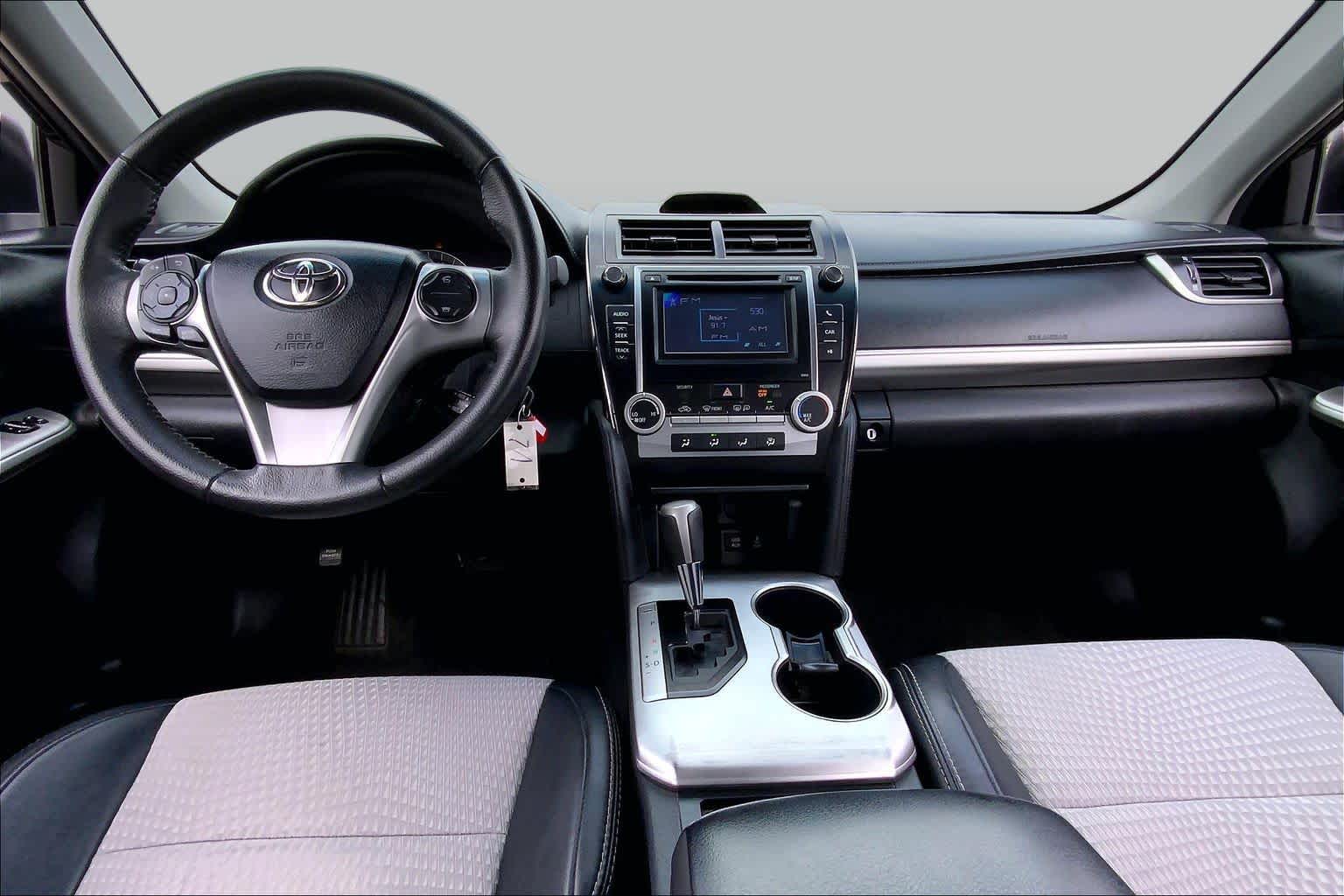 2012 Toyota Camry photo 15 of 34